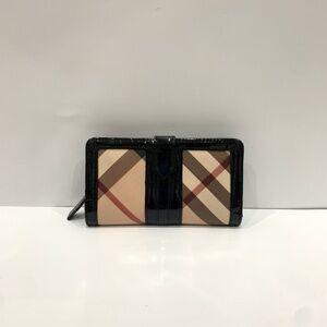 Burberry Beige and Black Wallet